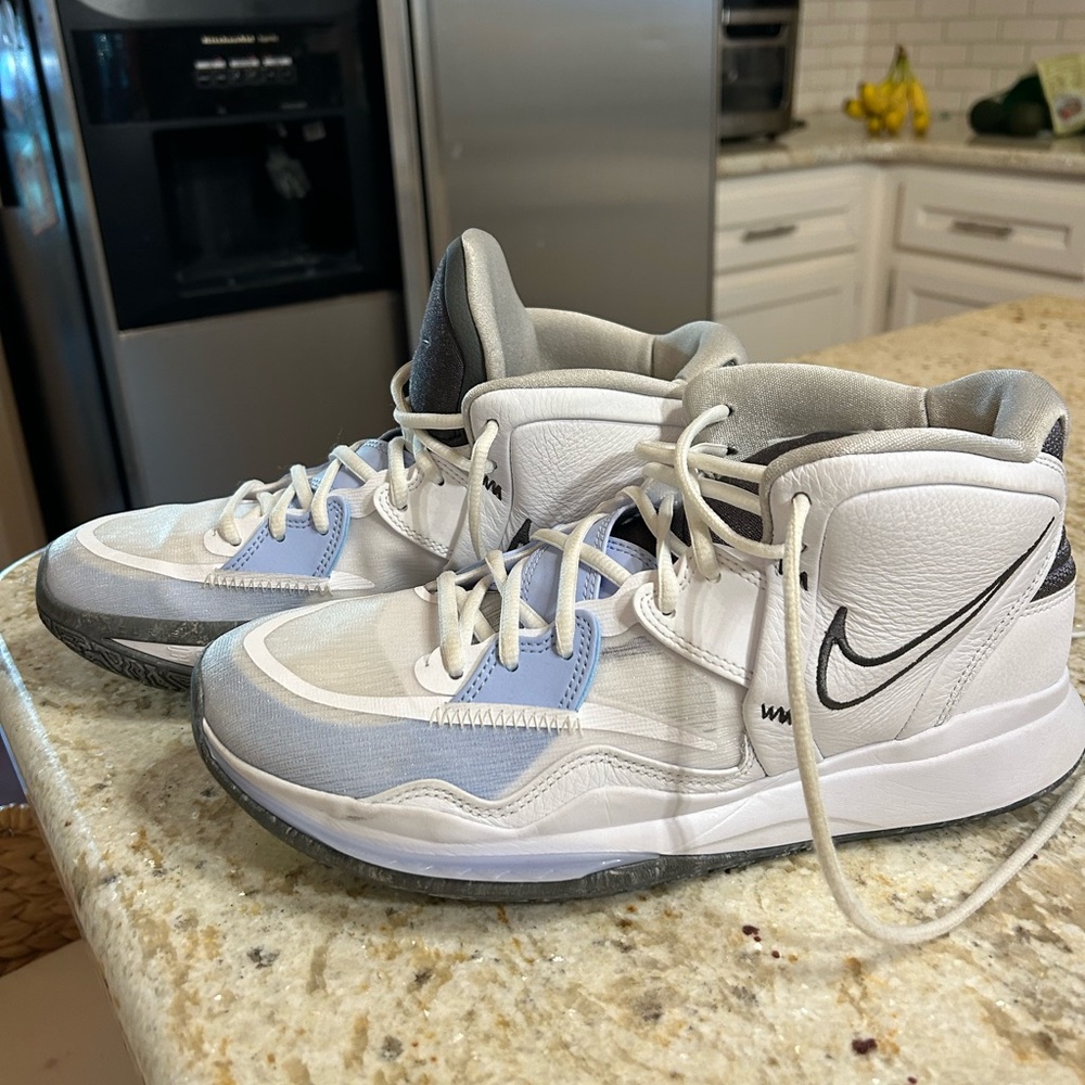 Nike Men’s Kyrie Infinity ‘Smoke and Mirrors’